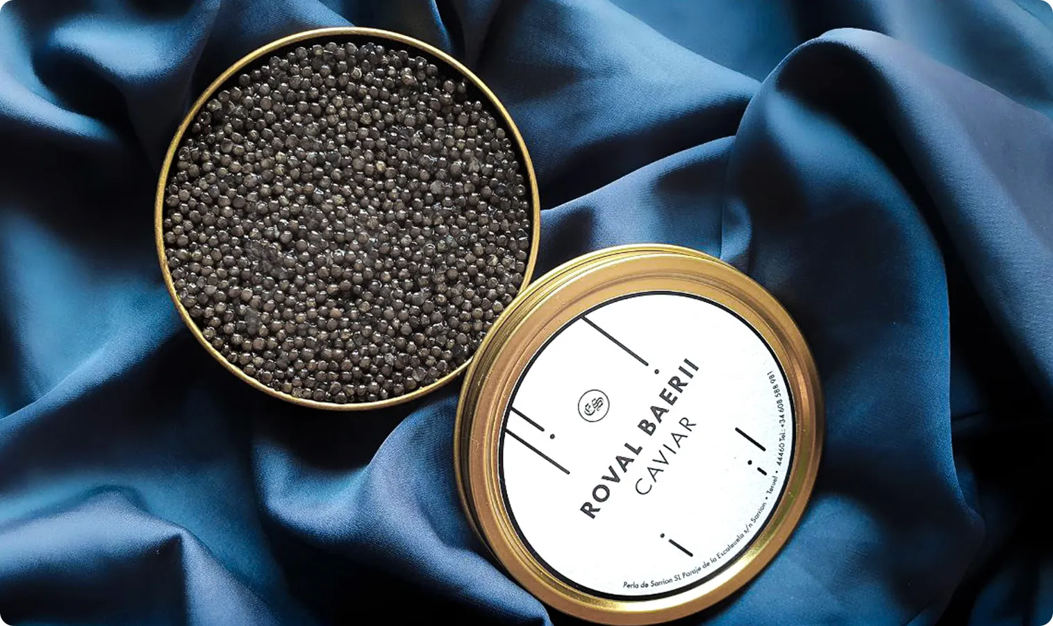 Lata de caviar de esturión abierta, lista para comprar online en Negin Gourmet